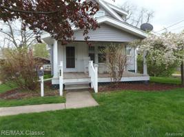 361 W. WALLED LAKE W Drive