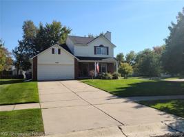 7385 Roberta Ln