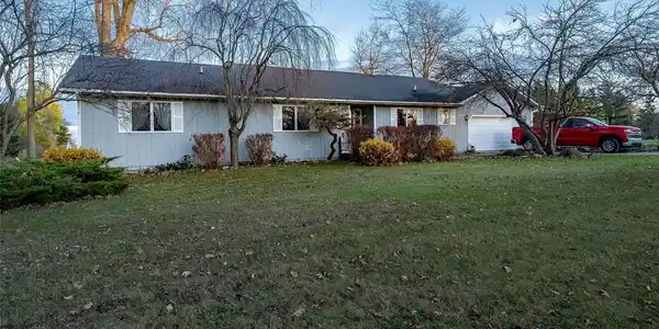 2390 N LAKESHORE Road