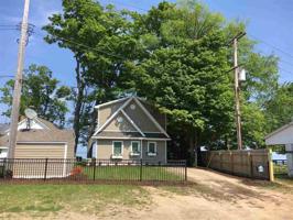 2830 N LAKESHORE