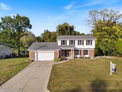 576 Wellington Crescent