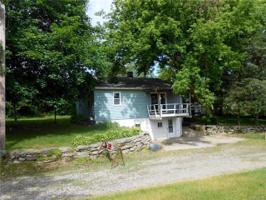 582 LAKEVILLE Road
