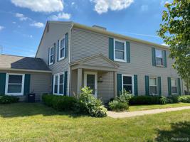 3035 MAPLEWOOD CRT