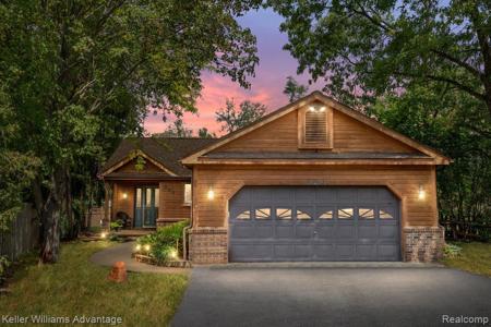 324 VALLEY Drive