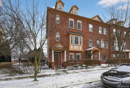 1615 Town Commons Drive