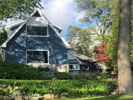 3819 Dorothy Lane