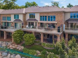 980 SUNSET DR