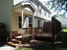 733 GRISWOLD Street