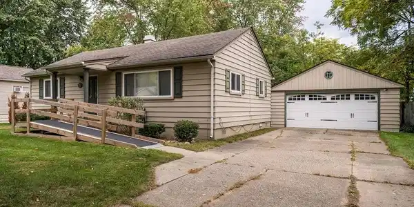 284 FLORAWOOD Boulevard