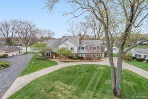 4726 SURFWOOD Drive