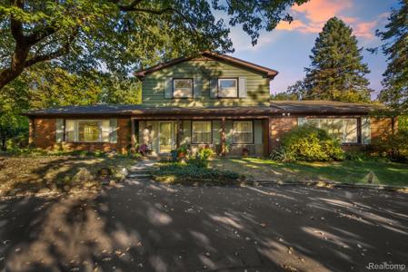 6950 Killarney Drive