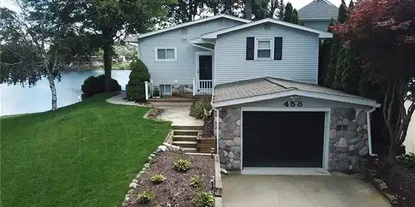 458 SHOREWOOD Court