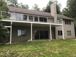 9207 Woodland Drive
