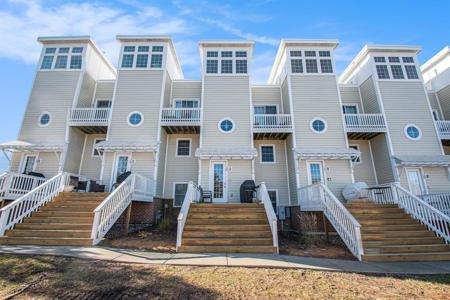 105 N Thompson Street