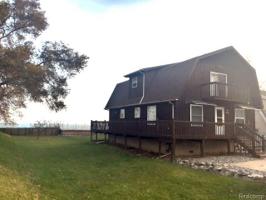 7396 LAKESHORE Drive