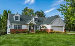 3830 WOODLAND Drive