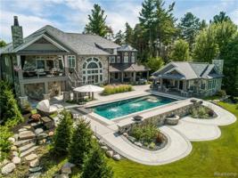 3686 Woodland Drive