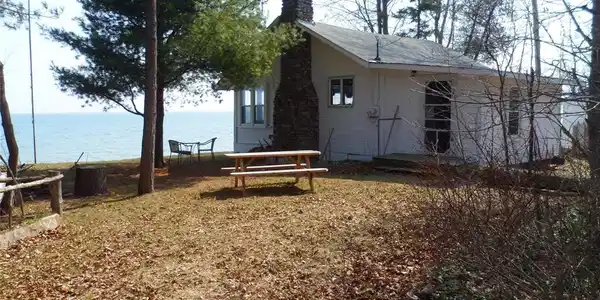 1525 Lakeside Drive