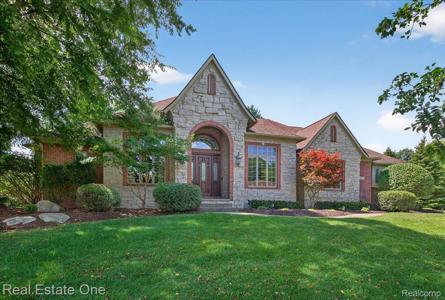 1231 Deer Path Trail