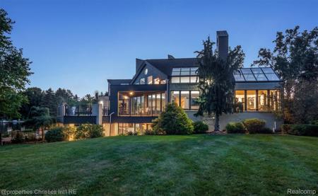 4912 Oakwood Court