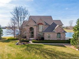621 EASTLAKE Trail