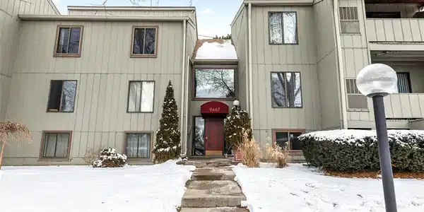 9667 BAYVIEW DR APT 313