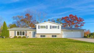 3116 BEACHAM Drive