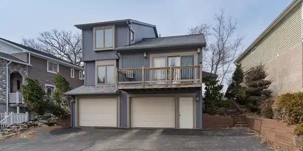 616 Longpointe Drive