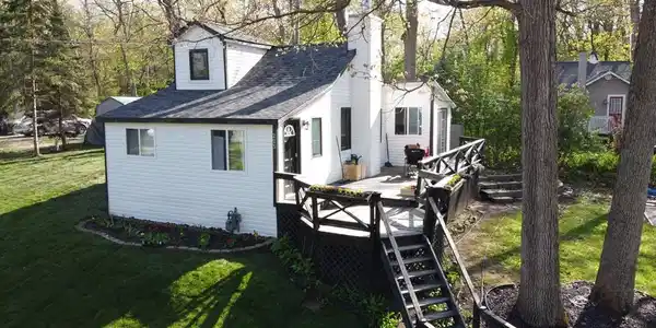 225 W CANYON Drive