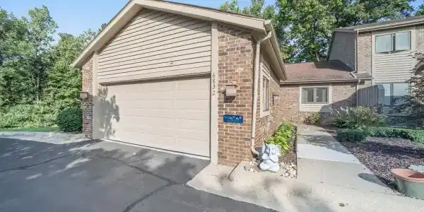 6832 Northcrest E Way