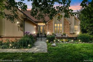 8206 HEARTHSTONE Court