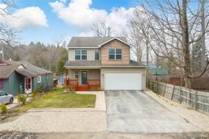 1526 MOCCASIN TRAIL