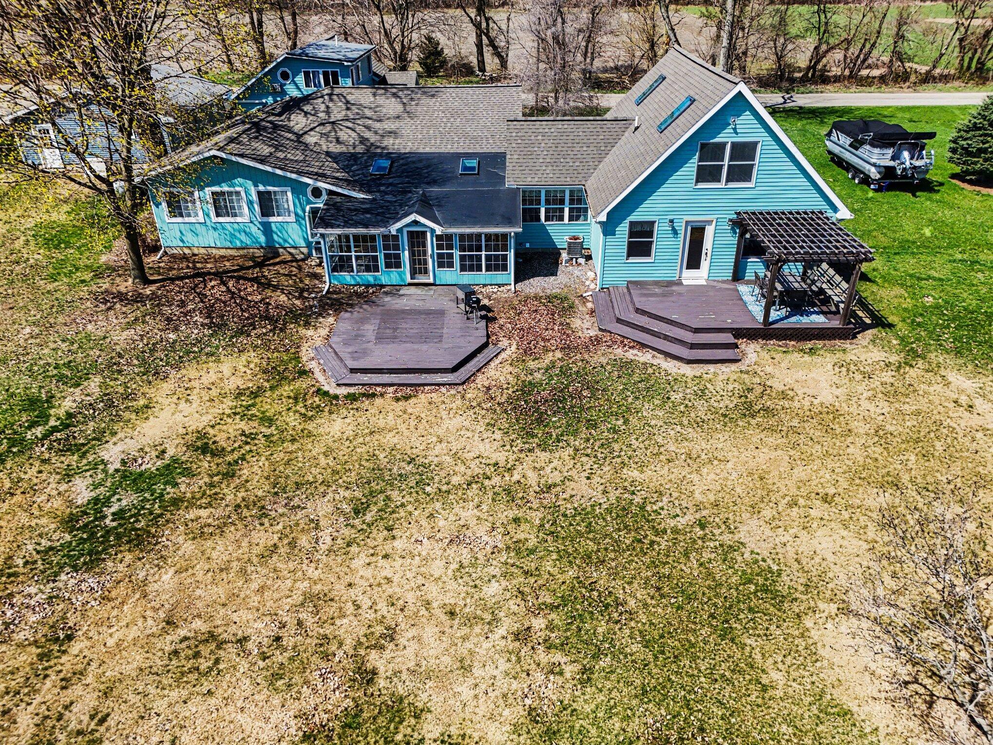Image 4: Ariel View of house