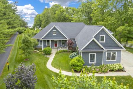 3905 Lakeshore Road