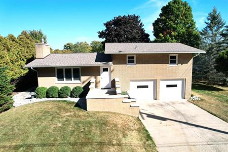 804 N Lakeshore Drive