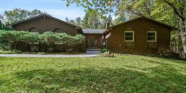 215 NAKOMIS Trail