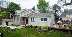2562 SILVERHILL Drive