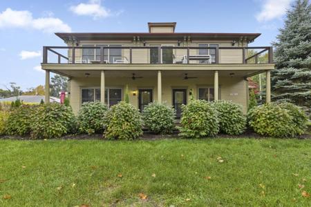 11 E Chestnut Street