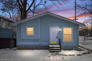 5625 ELIZABETH LAKE Road