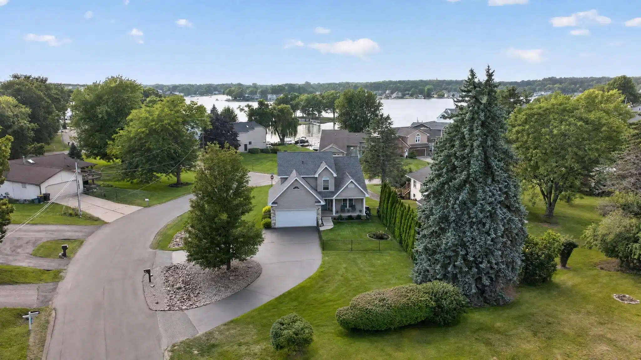 Image 1: 88-web-or-mls-DJI_20260820181801_0130_D