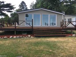 8723 Lakeshore