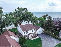 8752 Lakeshore Road