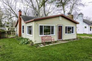 7526 Elmwood