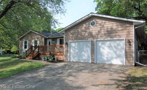 7939 LONGVIEW Drive