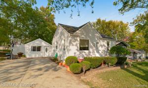 1801 Ridge Rd N Winding Drive