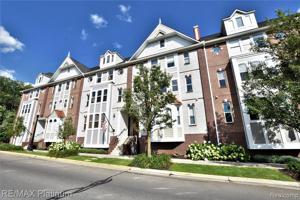 217 N MICHIGAN AVE UNIT 5
