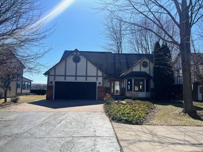 4439 Pointe Tremble Drive
