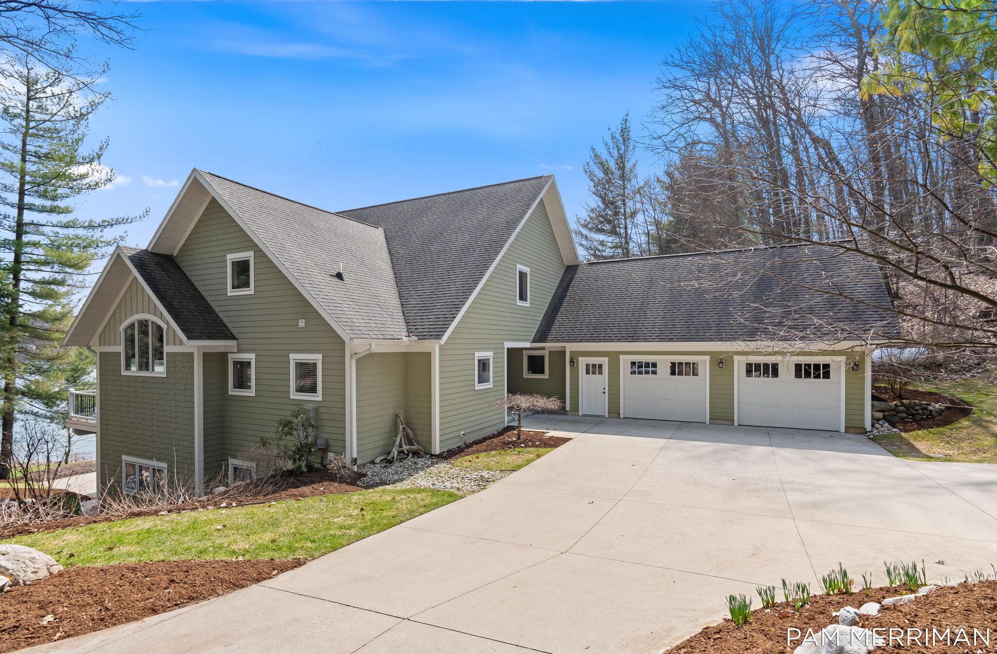 Image 3: 1-web-or-mls-A7407082