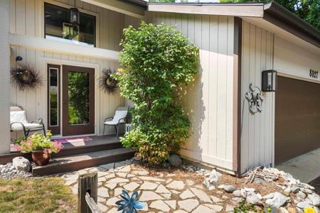 8827 Sunset Circle
