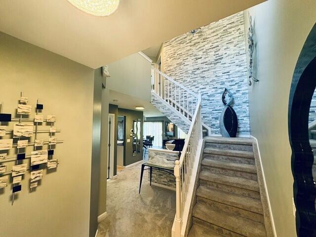 Image 3: g